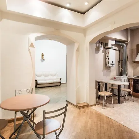 Four Bedroom Lejlighed